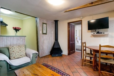 Sacred Mountain Lodge - B&B cottage Noordhoek Cape Town