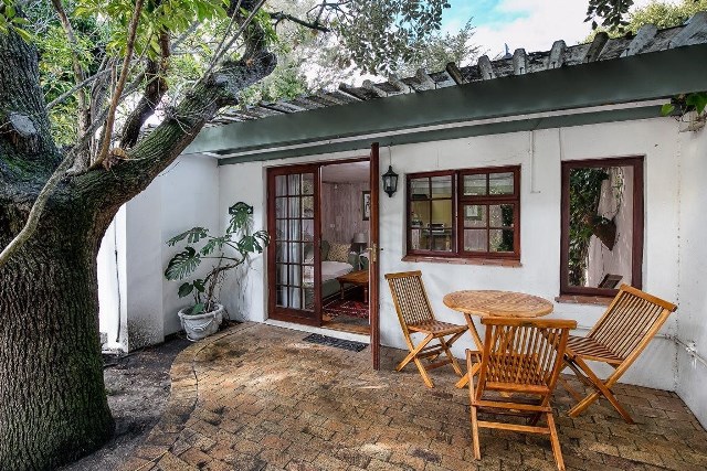 Sacred Mountain Lodge - B&B cottage Noordhoek Cape Town